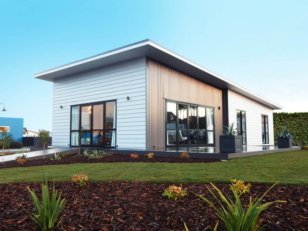 DSCN0339-BLUE-SKY-hedge-smaller